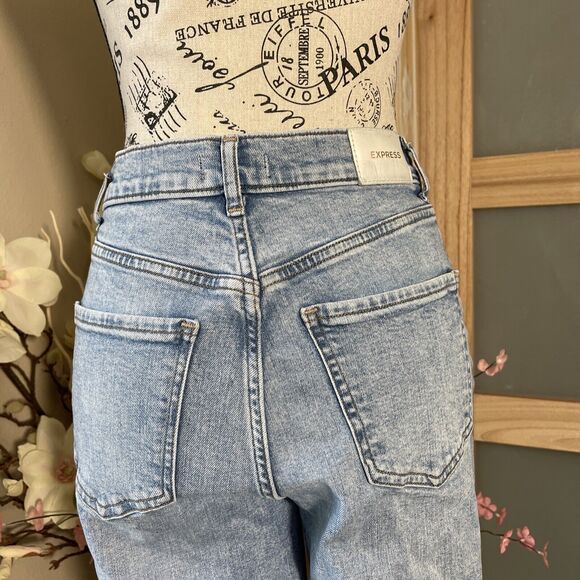 Express Super High Rise Mom Jeans Skinny Jeans Size 2R Distressed Light Wash - Picture 7 of 11
